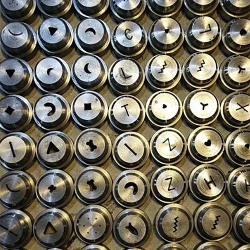 专业解析 65/70型膨化机配件——膨化食品模具与狗粮螺杆模具的应用与优势